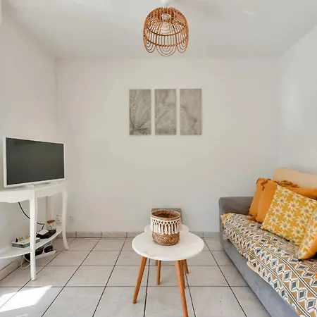 펜션 Maisonnette A Deux Pas De La