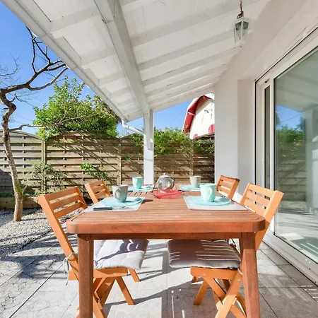 Maisonnette A Deux Pas De La