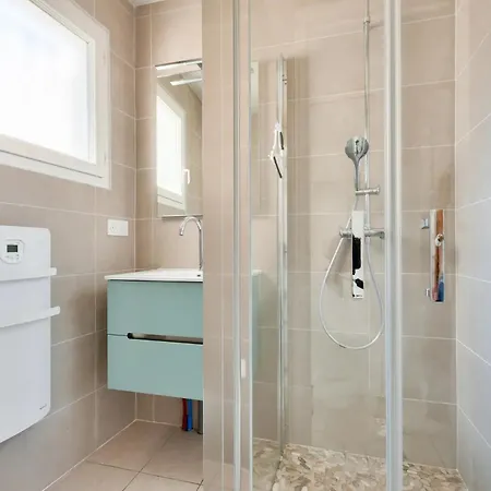 Maisonnette A Deux Pas De La