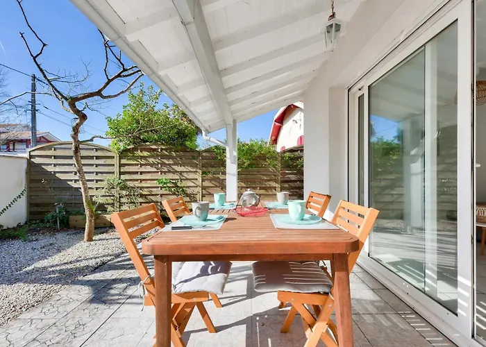 Maisonnette A Deux Pas De La