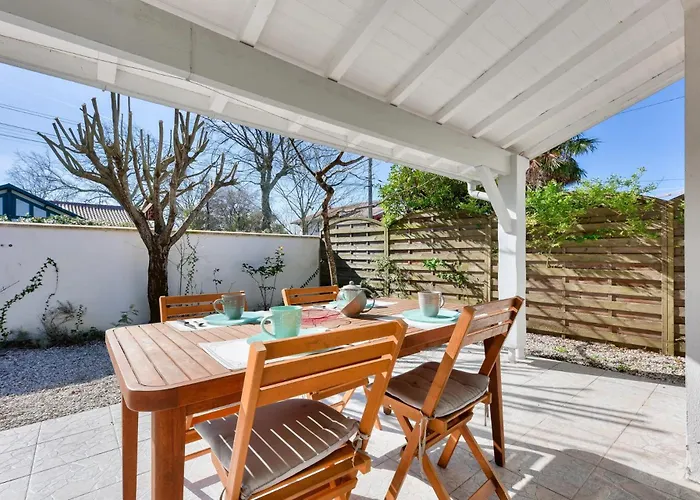 Maisonnette A Deux Pas De La *